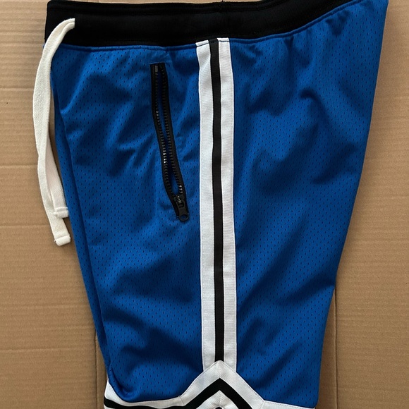 Like new , American Eagle mesh shorts - Picture 8 of 8